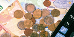 MiKoWa--Geld-Depositphotos_263788474_XL